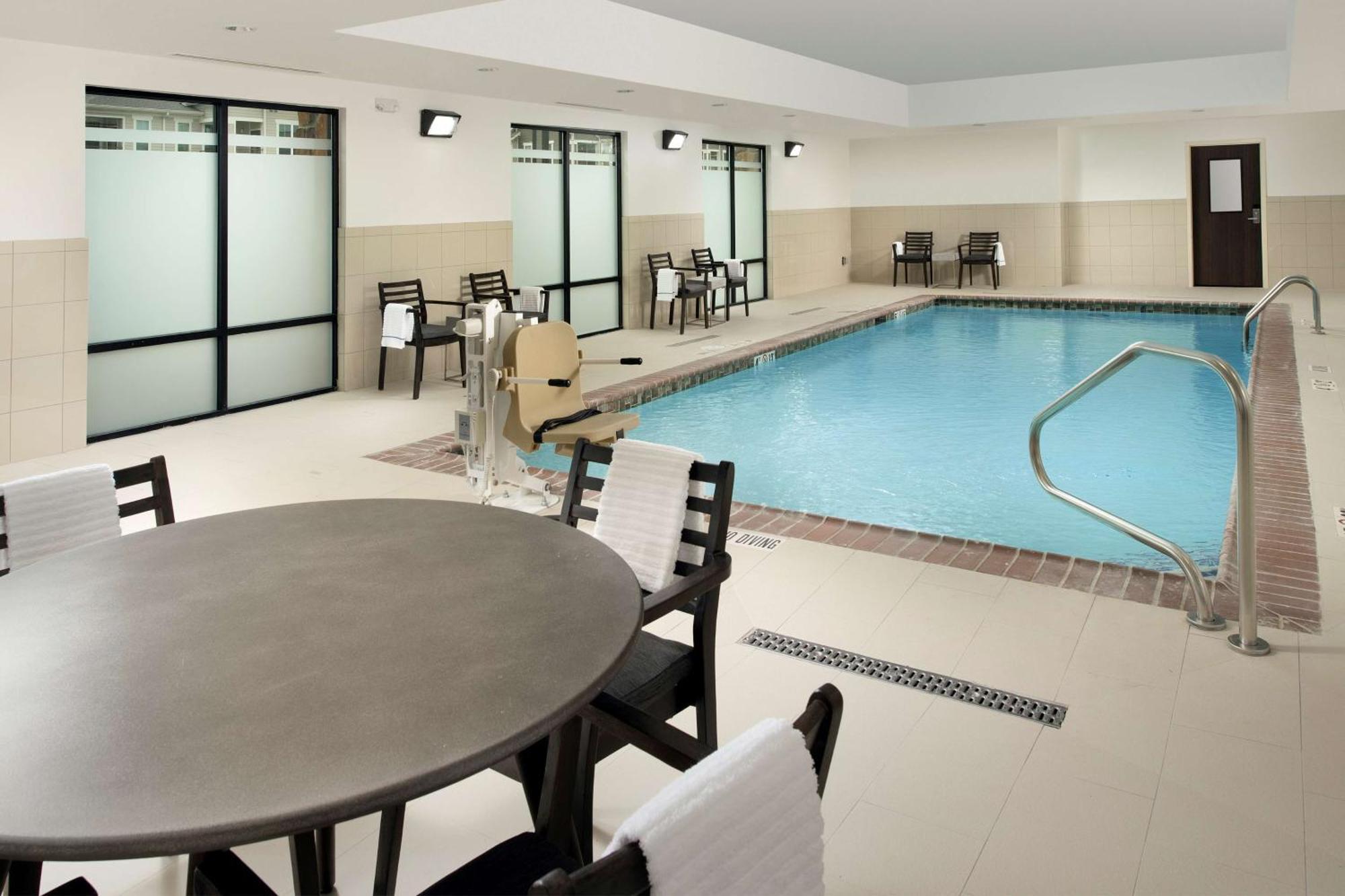 Hampton Inn & Suites San Antonio Lackland Afb Seaworld Exterior foto